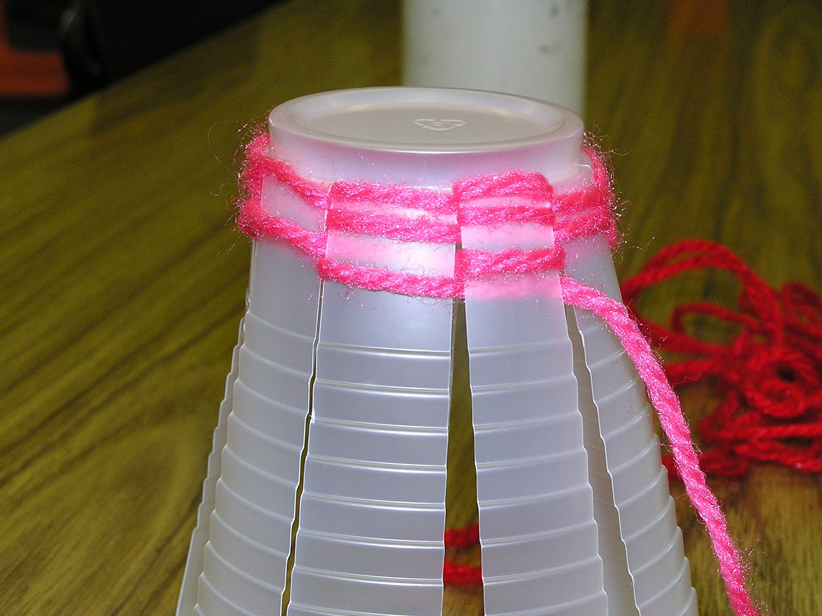 B Art Z Elementary Art Cup Weaving
