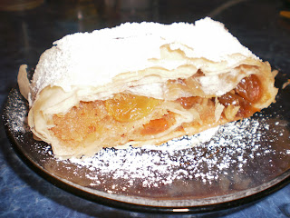 Strudel cu mere (Apfelstrudel)