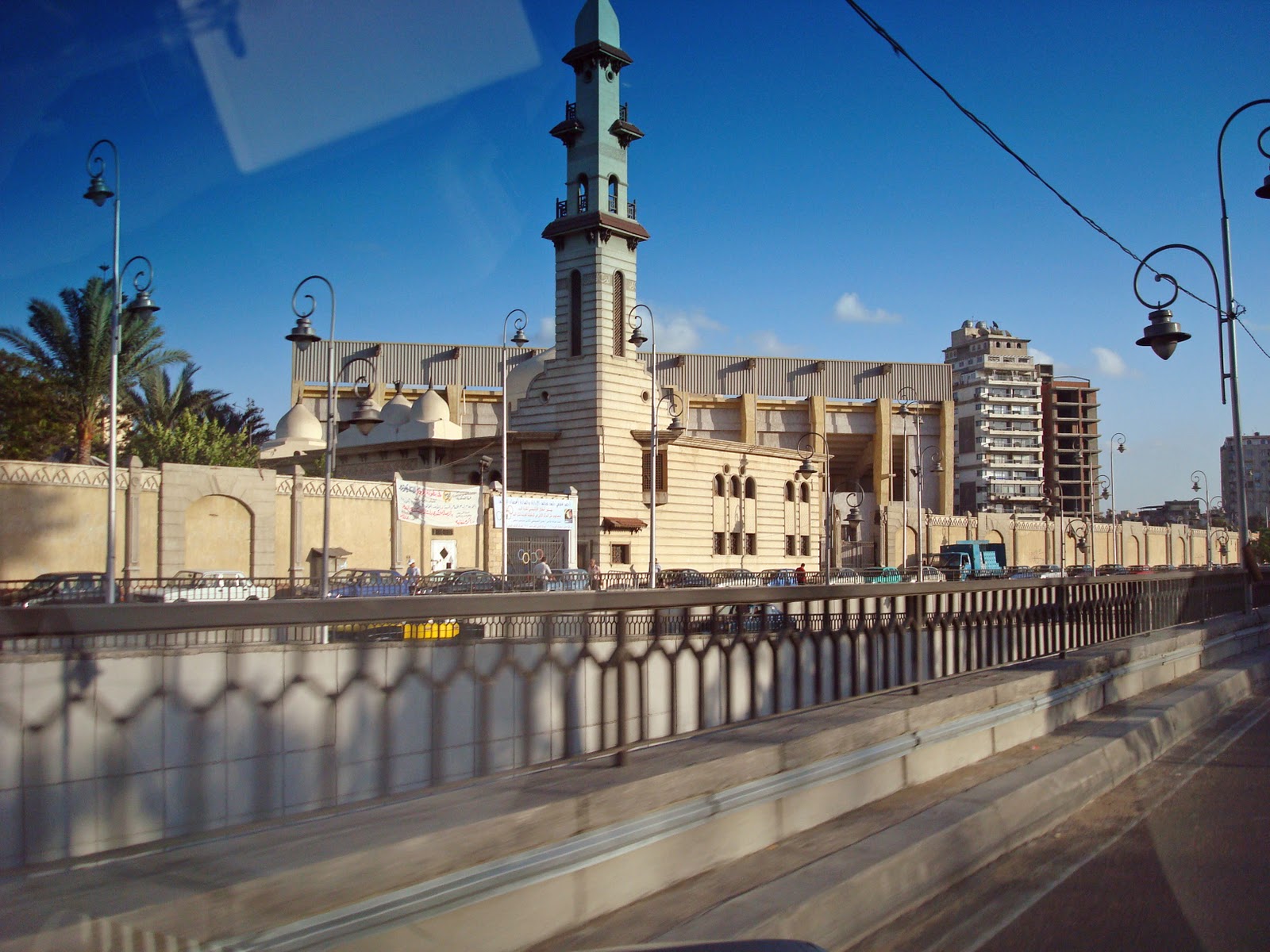 a-year-in-cairo-on-the-alexandria-desert-road