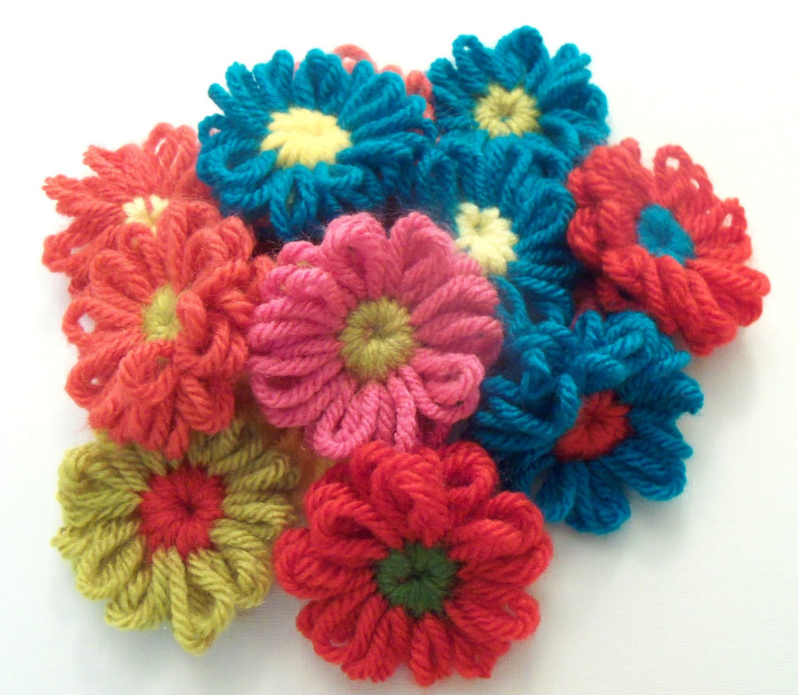 welcome-to-crochet-candi-remember-loom-flowers