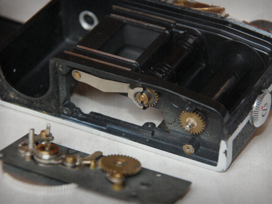 ANALOG CAMERA FOR DUMMIES PETRI 7 WINDING MECHANISM