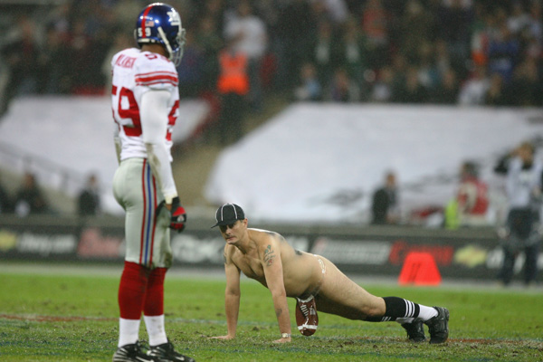 [sport-gallery-streaker-12-600x400.jpg]