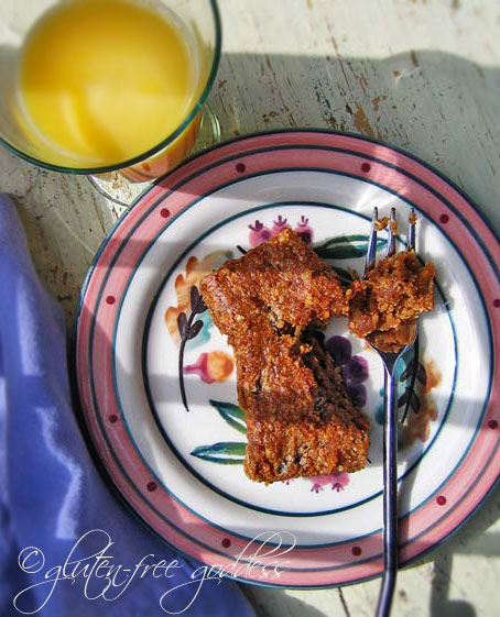 Gluten free quinoa breakfast cake recipe with carrots and raisins
