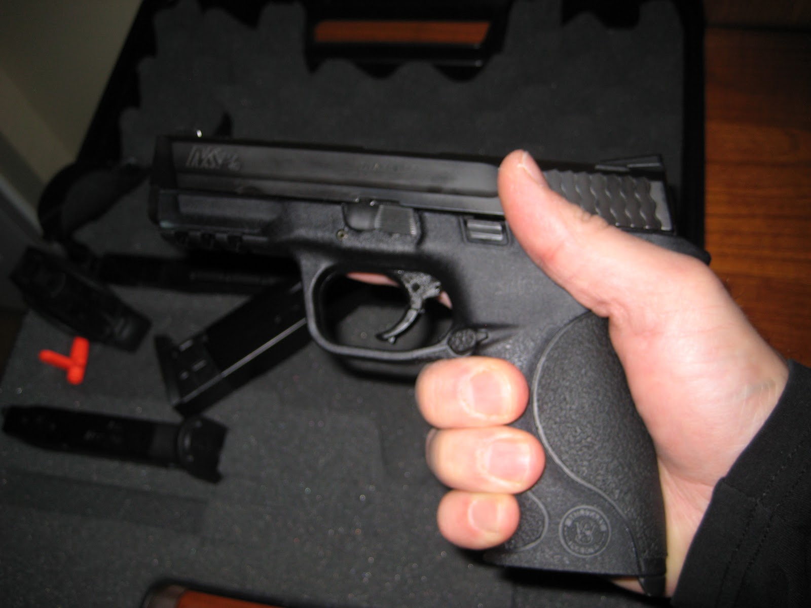 Firearms in Canada: Smith and Wesson M&P .40 S&W - SOLD