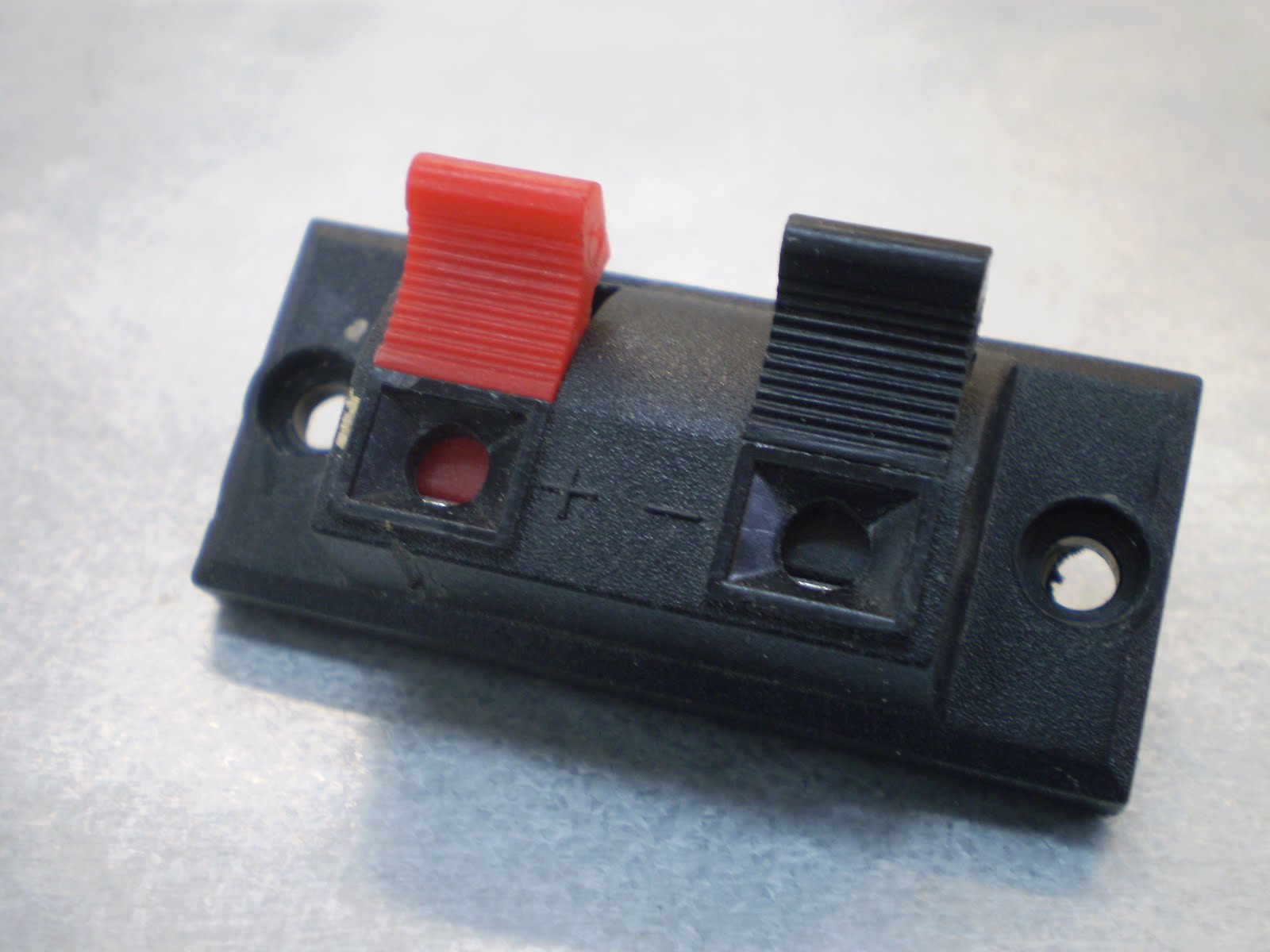 Anand's Speakers '10 Speaker Terminals