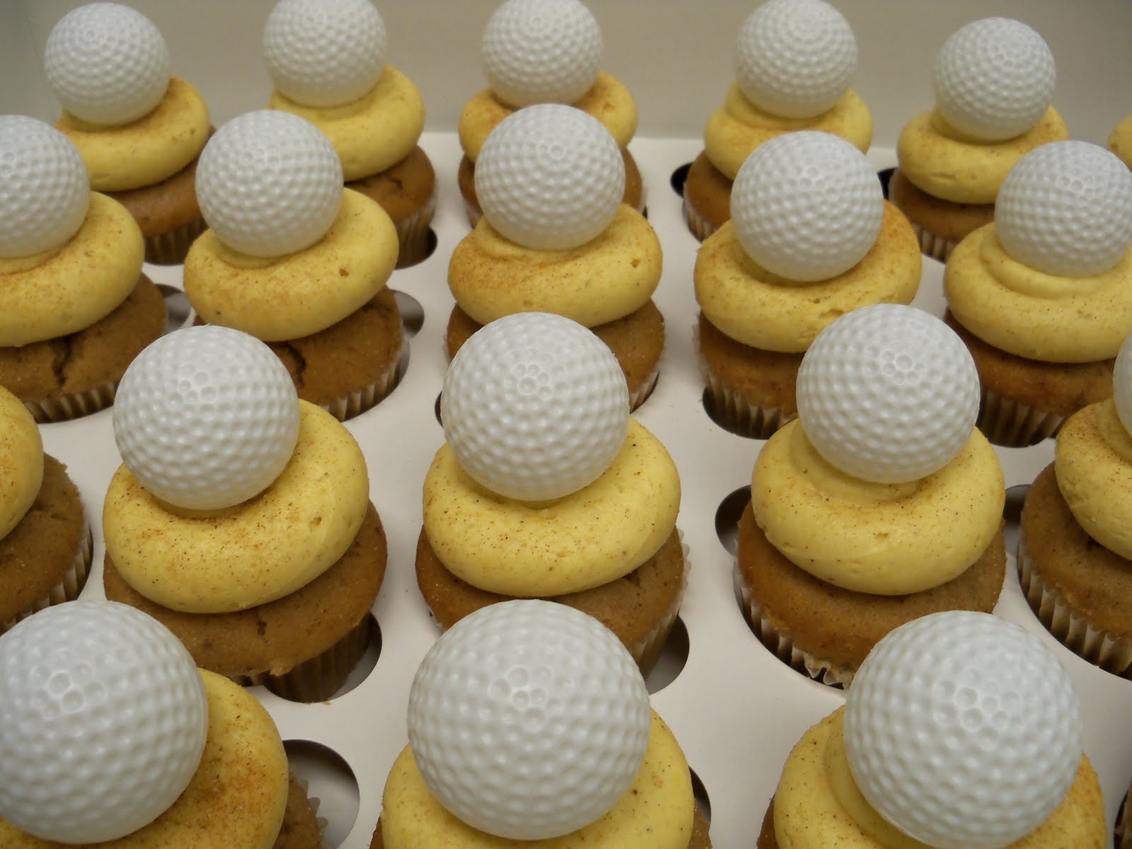 http://2.bp.blogspot.com/_PkJD_ncgzOs/TLw-FjrdblI/AAAAAAAACos/nT0CCgOB8JA/s1600/Golf+Ball+SAND+TRAP+cupcakes.JPG