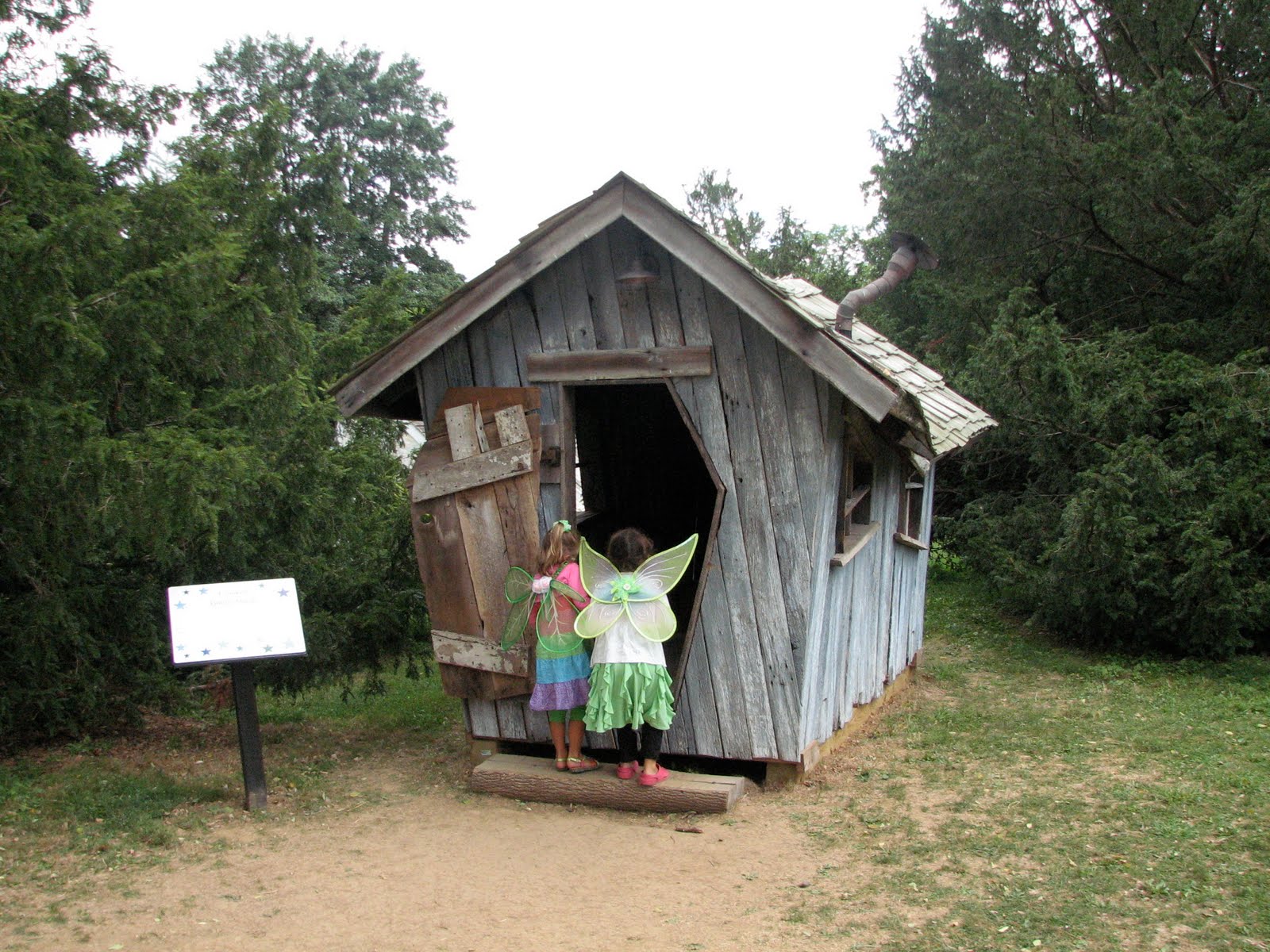 happy birdycake Fairy houses and tree dwellings...