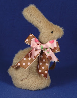 Primitive Chocolate Bunny~&quot;HERSHEY&quot; w/Egg~Pattern #023