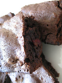 http://2.bp.blogspot.com/_PrAvgW_UQiM/ShHgeL4-TzI/AAAAAAAAE0M/767iwG7iWxo/s400/brownies_chickpea_flour.jpg