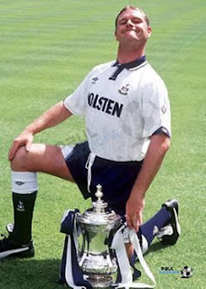 paul-gascoigne-with-the-fa-cup.jpg