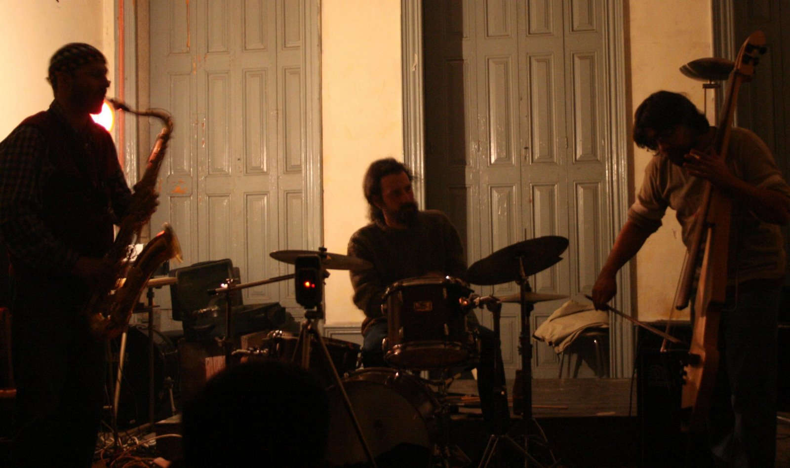 [trio+improvisado_16dez'07.JPG]