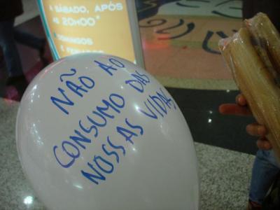 [balão+anticonsumismo.jpg]