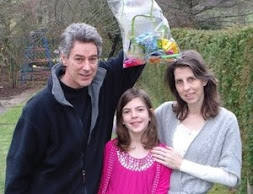 O casal Richard e Rachelle Strauss e a filha Verona, de 9 anos, reciclam praticamente tudo.