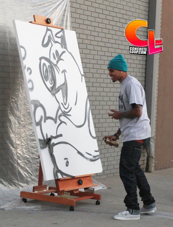 Event Snaps CHRIS BROWN SPRAYPAINTING MURAL IN LOS ANGELES + TALKS