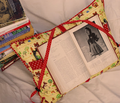 Pillow Parade Book - Quilt Fabric, Quilt Patterns, Free Patterns