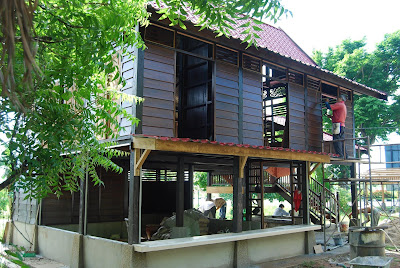 KotaStar BUILDING A RUMAH  KAYU  HOME