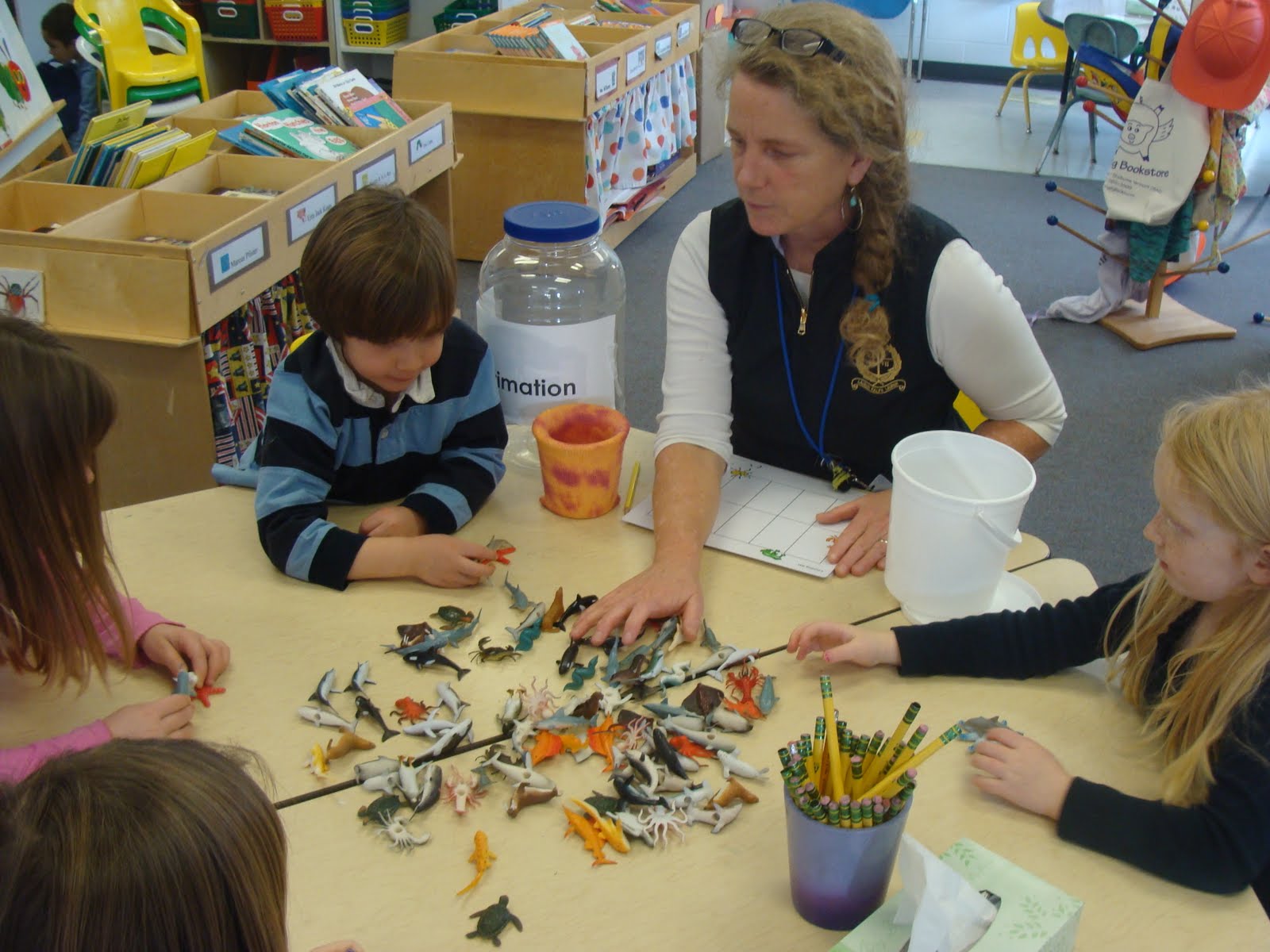 Mrs. Davison's Kindergarten: Great Math Stations In Kindergarten!
