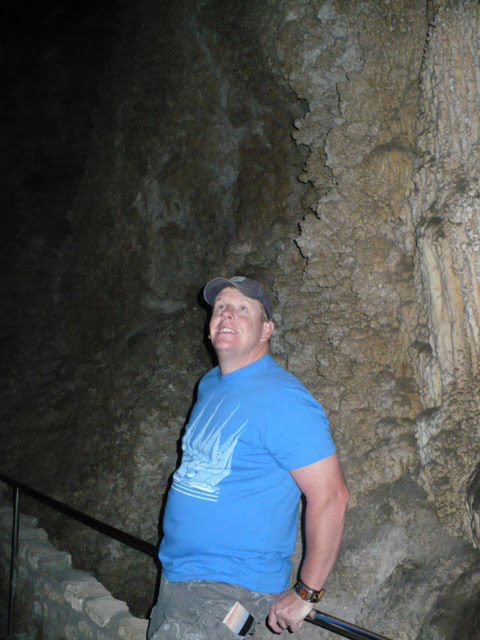 [Muggs+and+Carlsbad+Caverns,+Aug+2009+165.JPG]