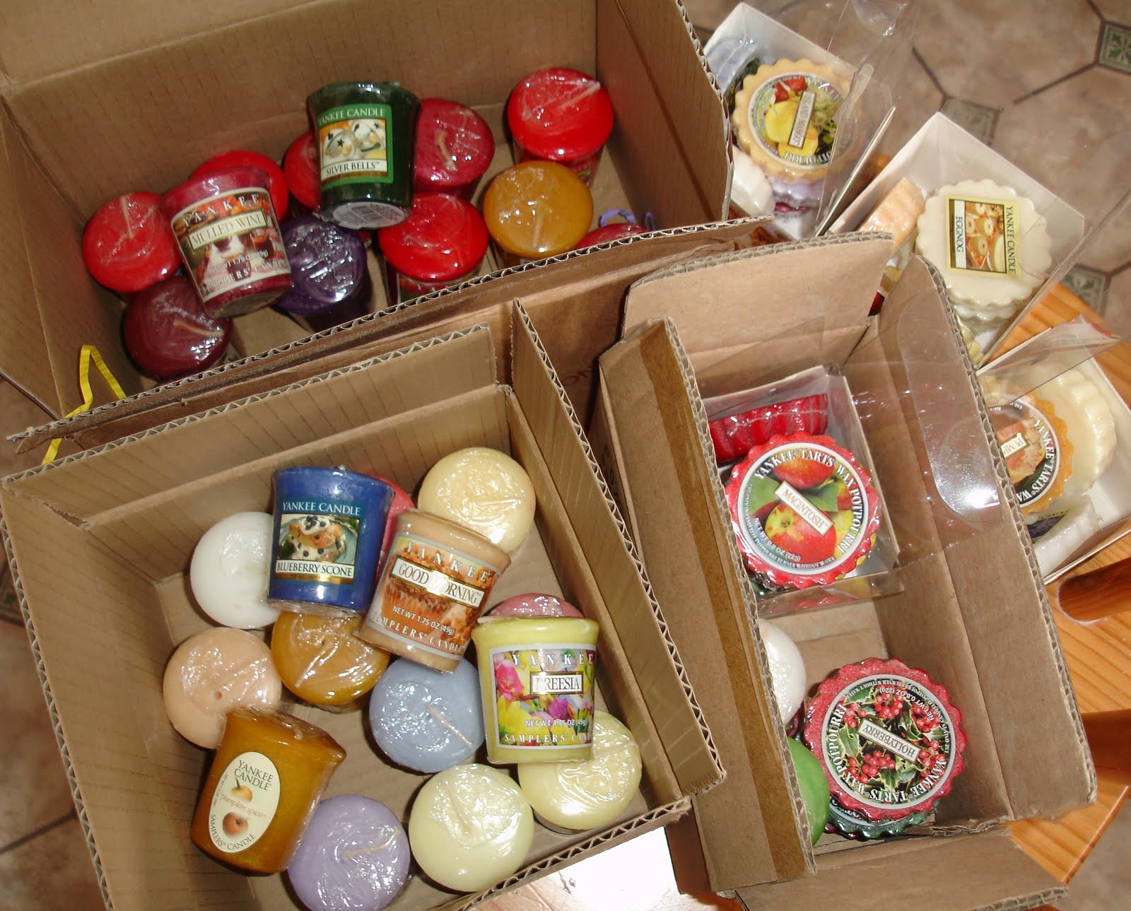 Priscilla's Cottage Yankee Candles..Happy Easter