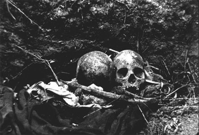 [Los+cadáveres+(001).jpg]