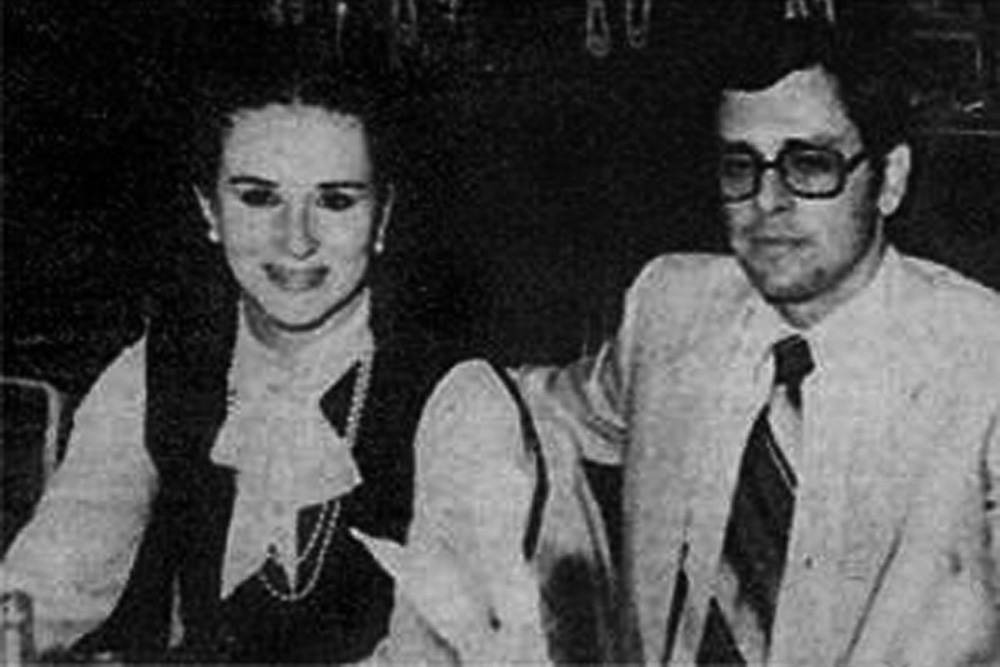 [Claudia+Mijangos+y+su+esposo.jpg]