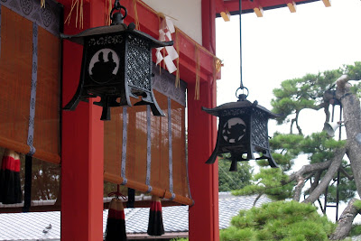 fushimi inari lanterns kyoto