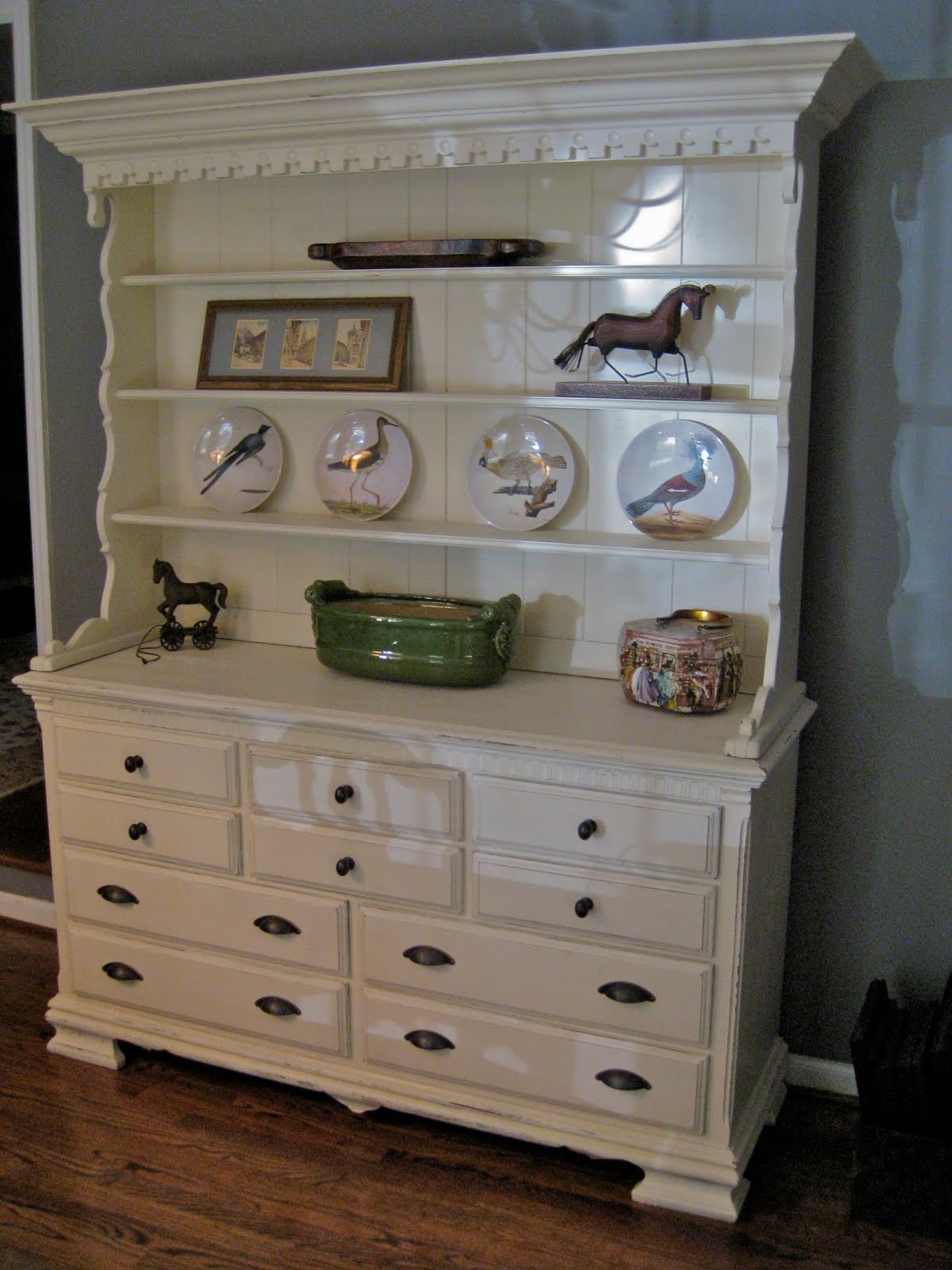 a few good pieces... dresser, meet hutch
