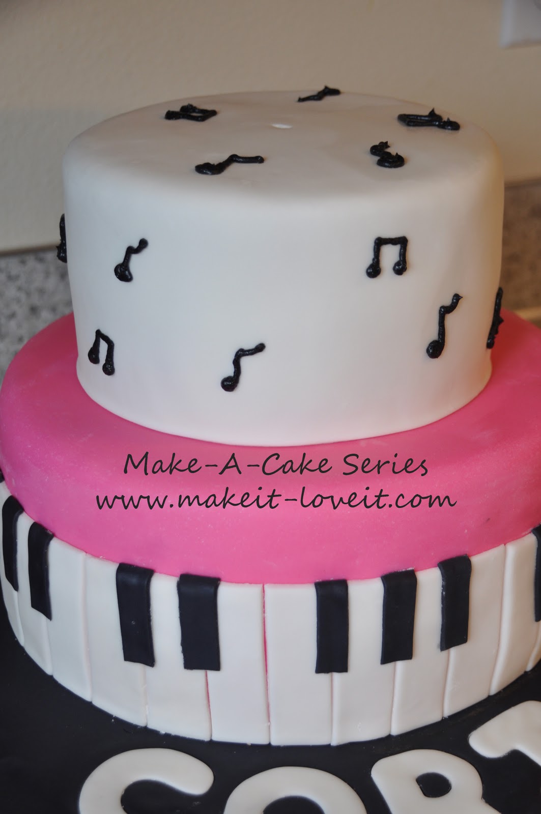 Featured image of post Music Cake Design Buttercream / I loved everything about this cake design except the guitar.the uneven strings really bother me hahaha i think next time it could be better!