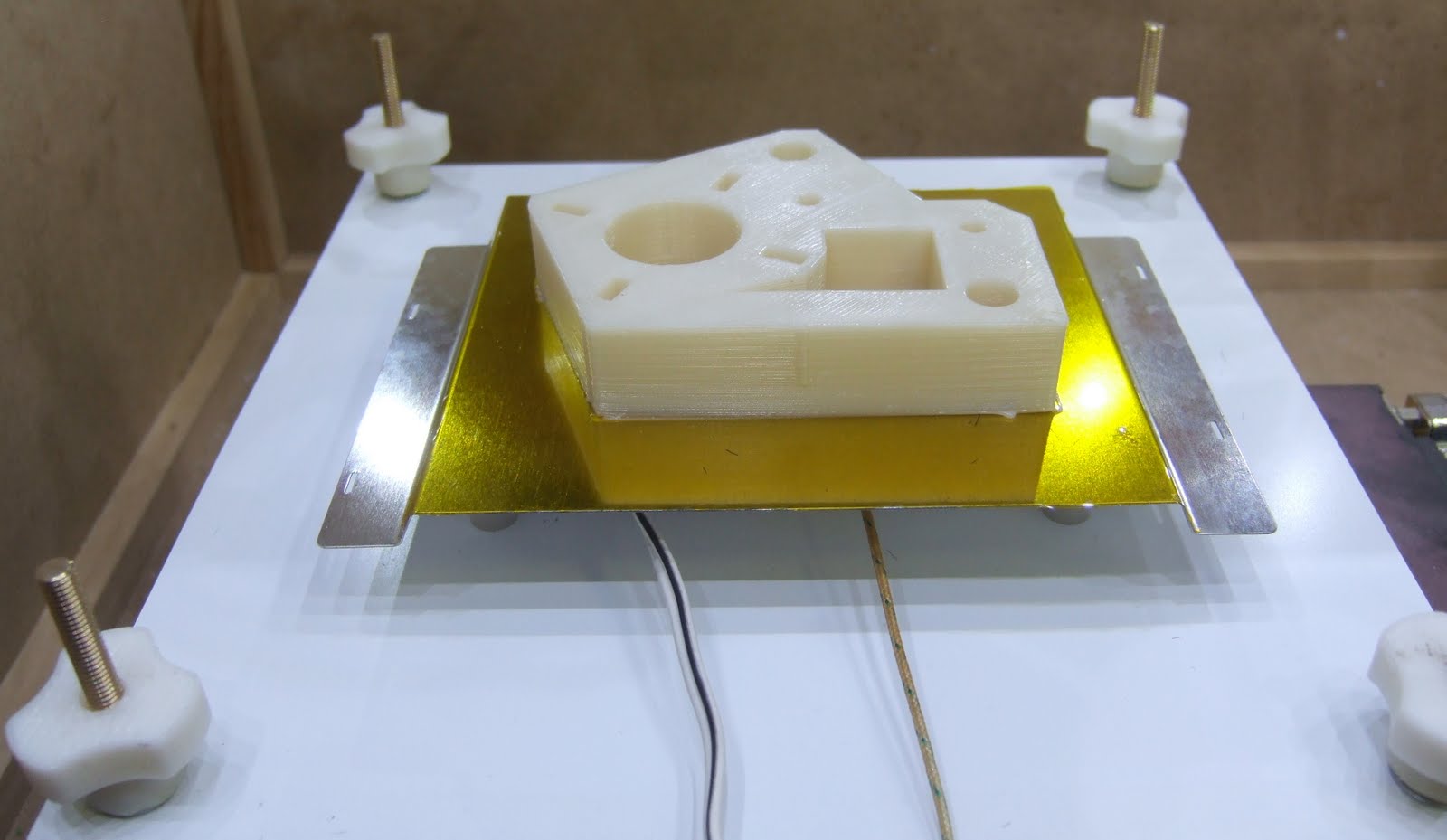 [y_motor_bracket.JPG]