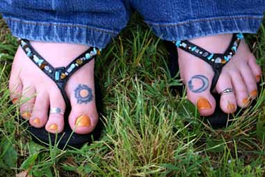 Toe ring tattoos designs