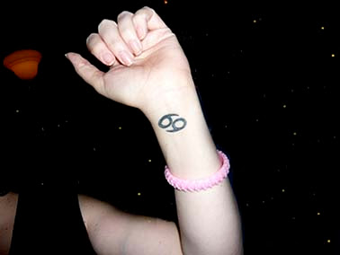 picture of cancer sign tattoo