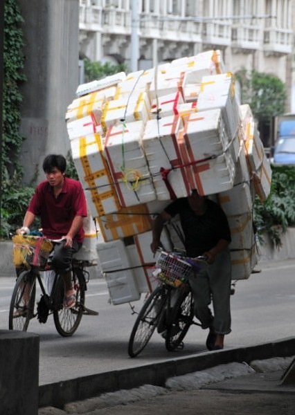 [11+Impossibly+Loaded+Bicycles+11.jpg]
