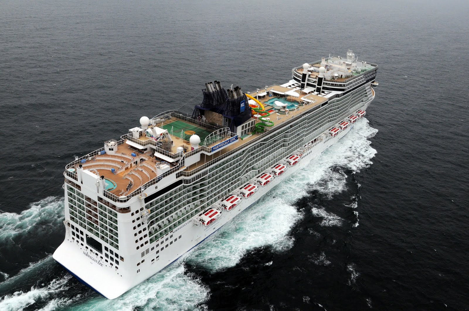 TritonCapeCruze NORWEGIAN EPIC, LARGEST SHIP EVER TO DOCK IN NEW YORK