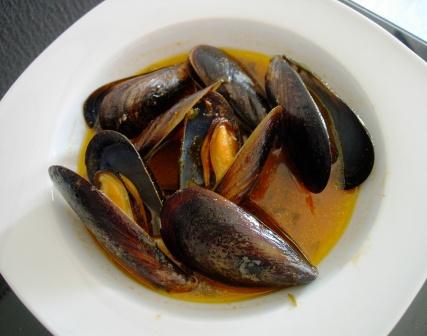 [mexilhões+com+molho+de+tomate_r.JPG]