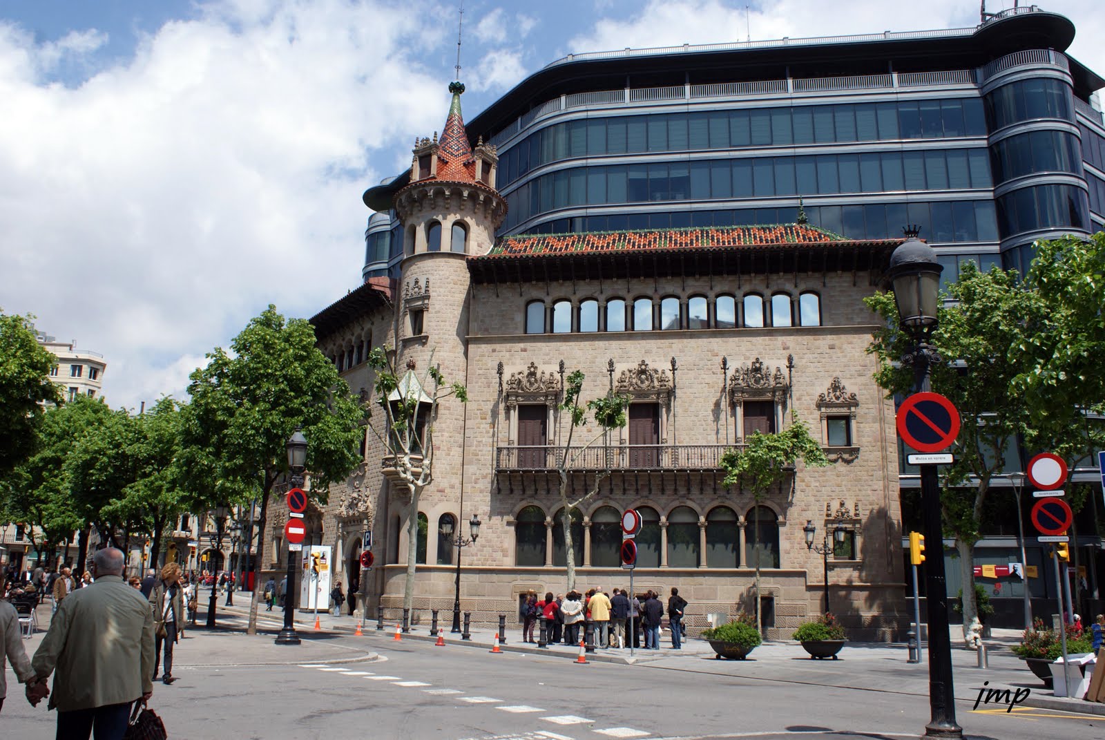 TOT PASSEJANT Casa Pere Serra
