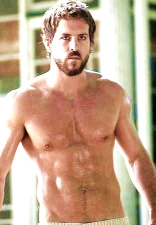 celebrity muscle: Ryan Reynolds