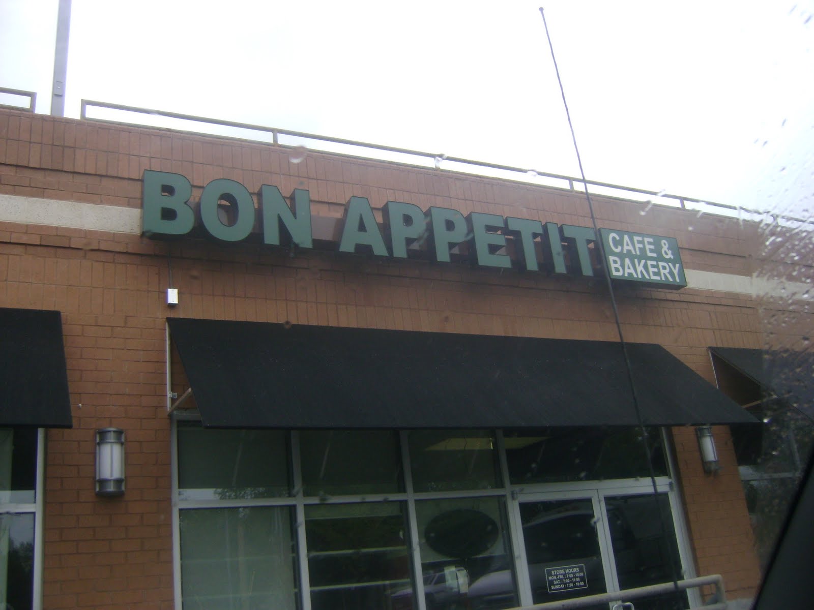 HowChow Bon Appetit Cafe & Bakery in Ellicott City