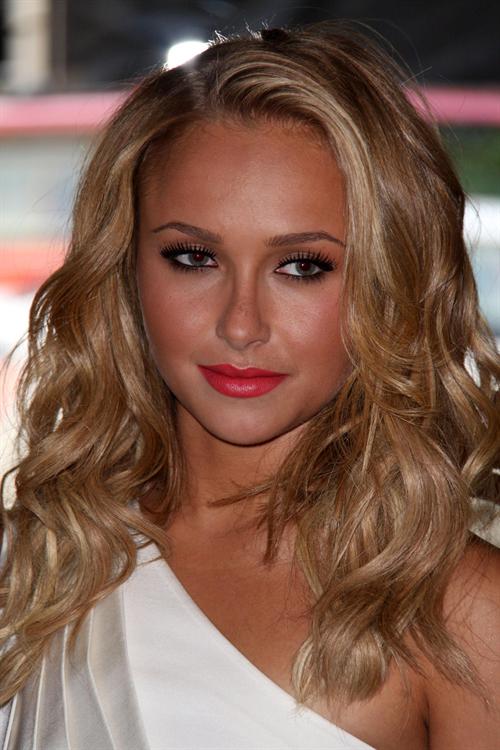 out hayden panettiere was