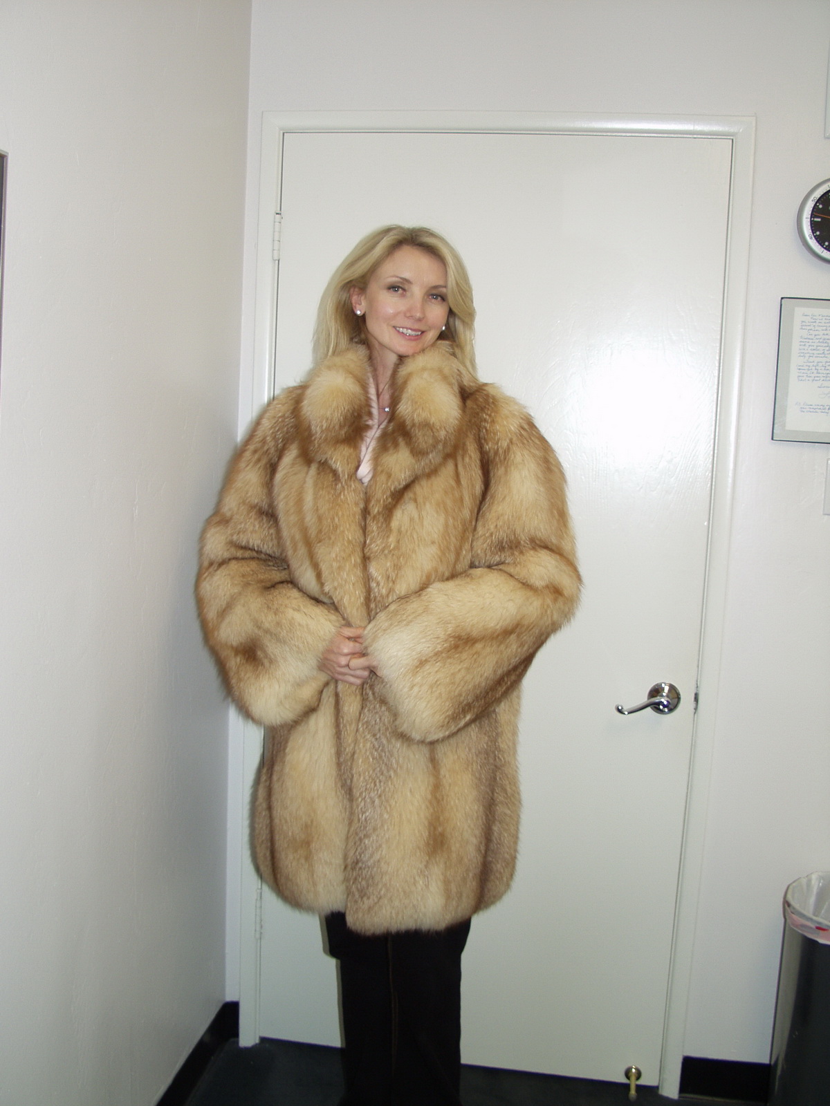 LAFOURRURE2 Sexy fur coat
