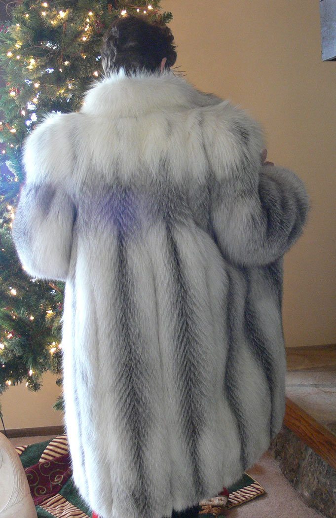 LAFOURRURE2: fur coat