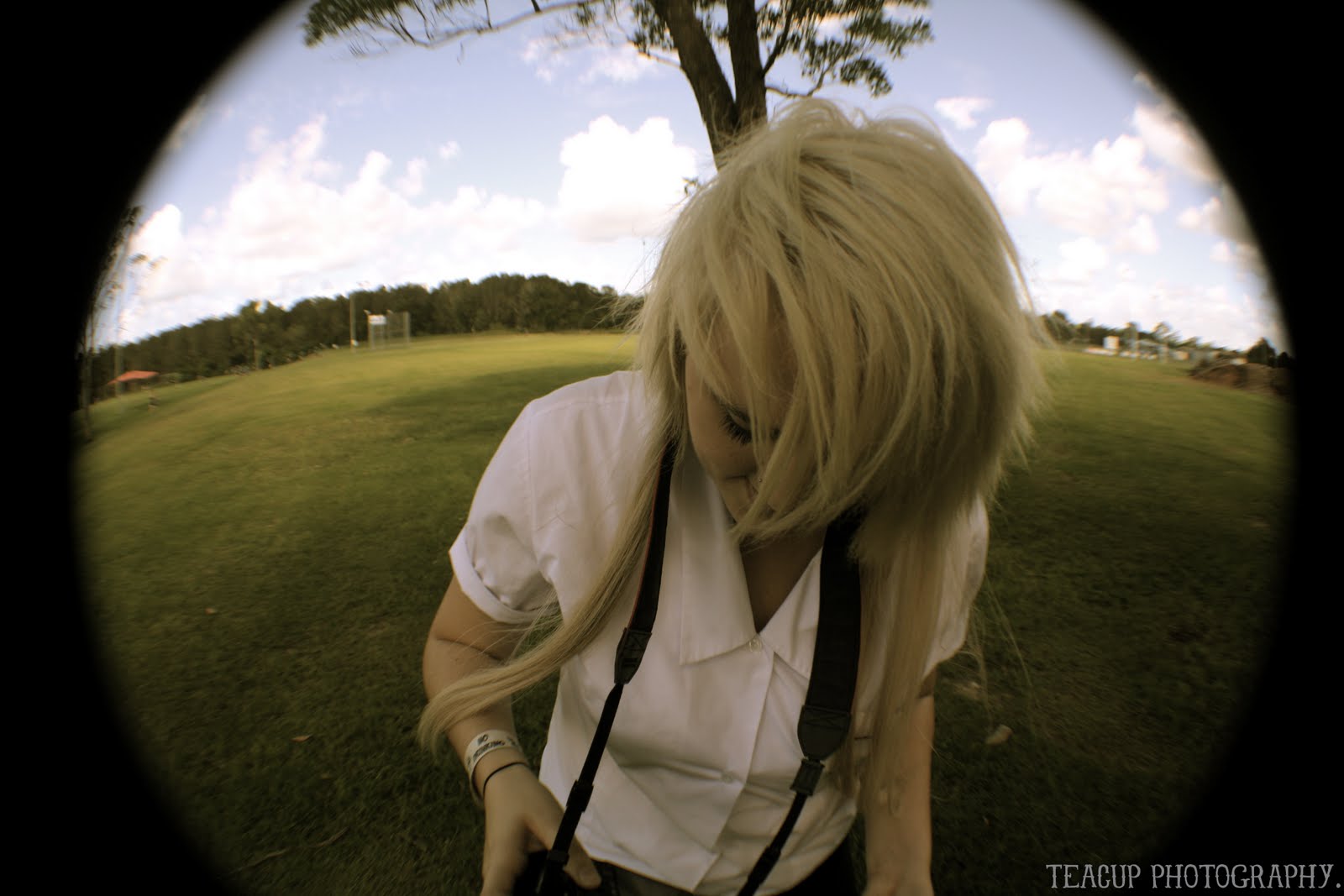 Tayla Lee Photography So this is whats its like to look through a fish