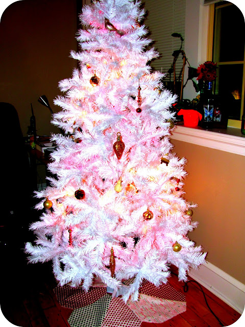 Prim and Propah: Our Christmas Tree is a Girl, so I made it a Skirt!