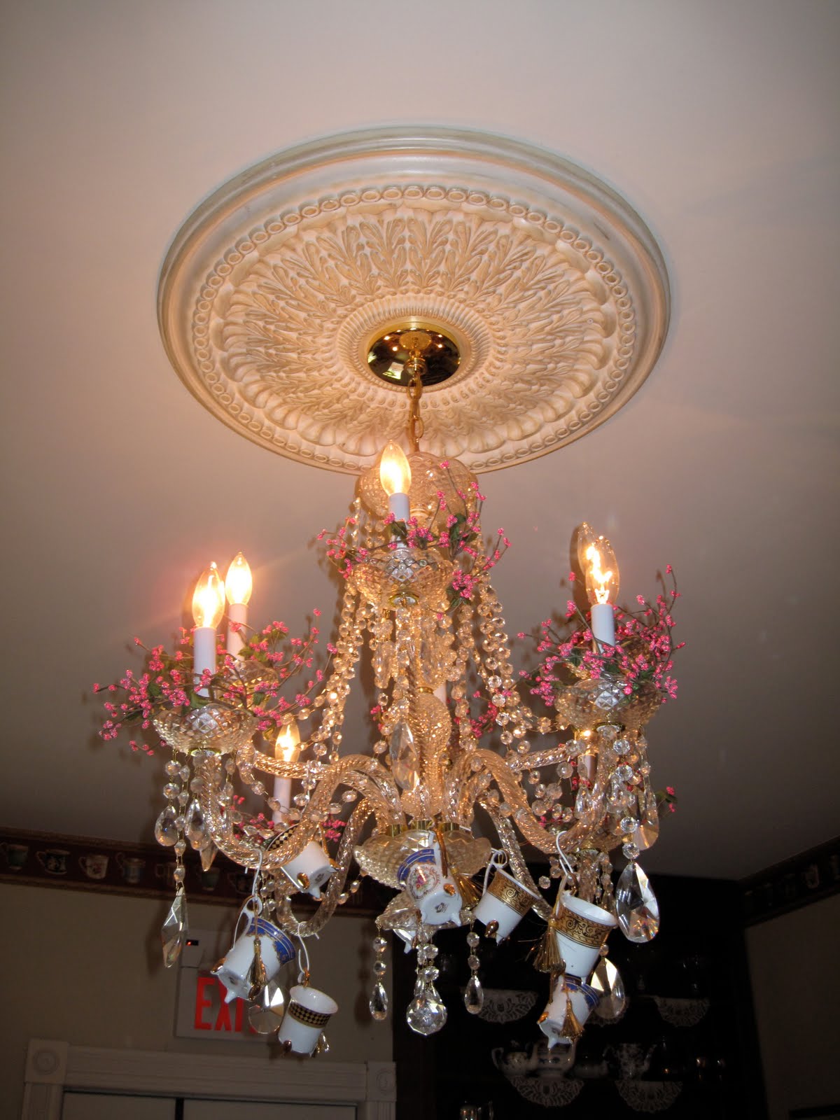 from Sassi, who lived it... Afternoon Tea at The New Leaf Tea Room