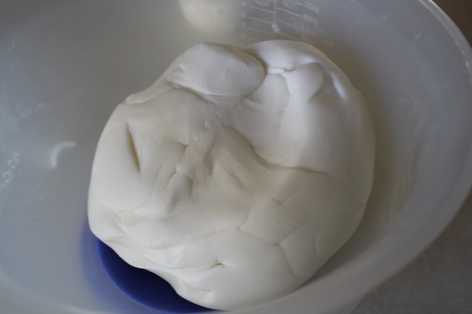 Versatile Vegetarian Kitchen Marshmallow Fondant