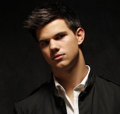 Weirdland Taylor Lautner And Kristen Stewart Updates