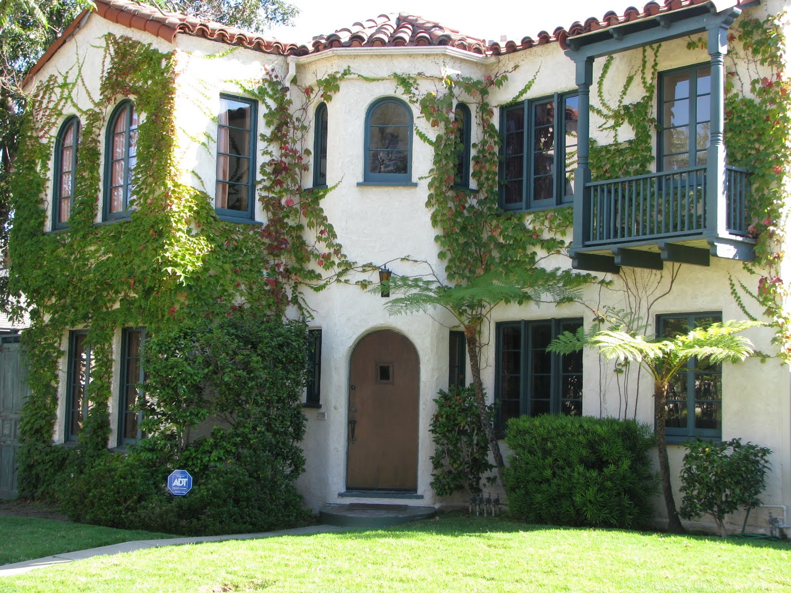 SetJetter & Movie Locations and More Modern Family