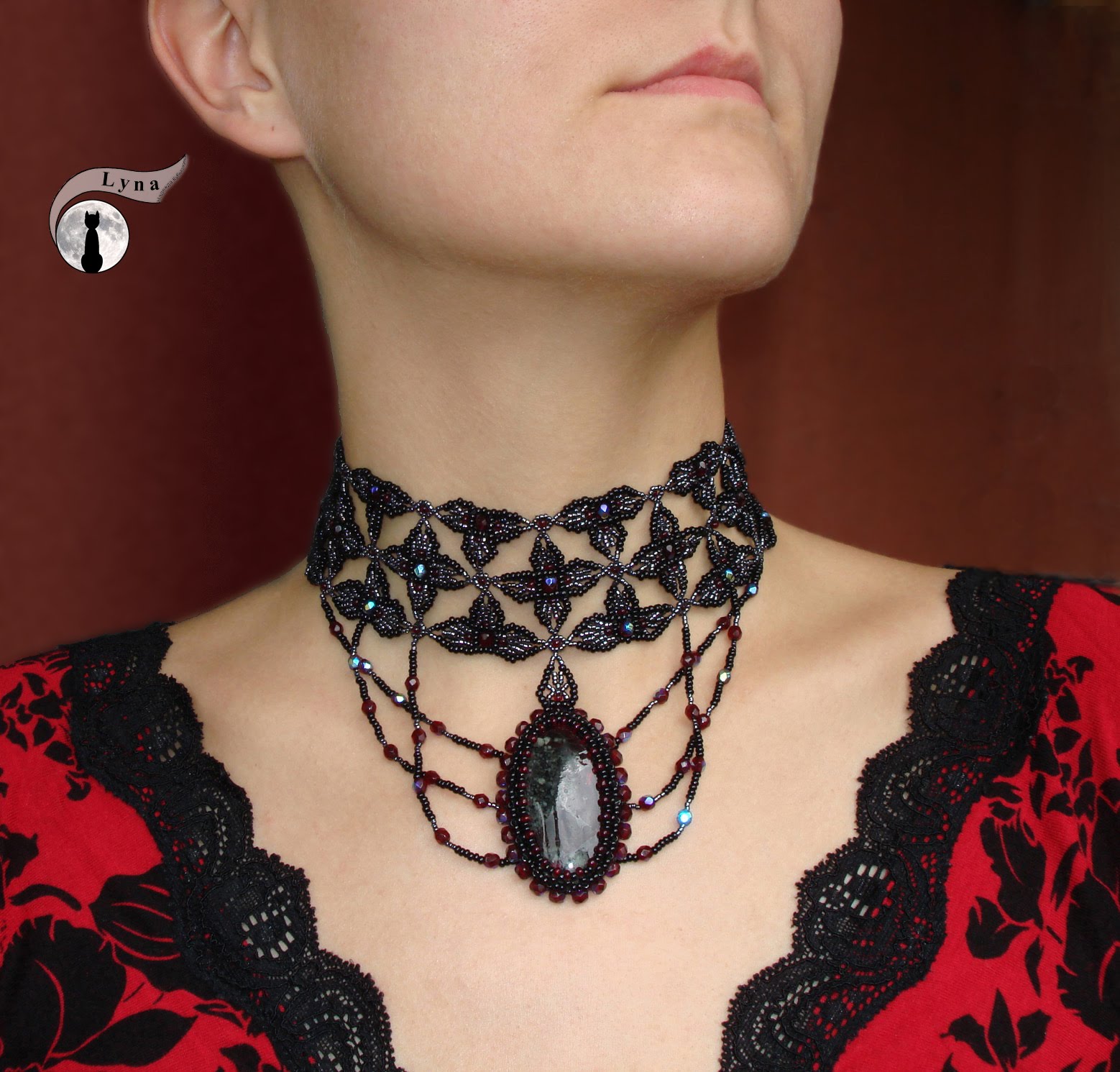 Чокер фриволите. Чокер из бисера. Чокеры из стекляруса. Чокер с жемчугом и бисером. Чокер из бисера и бусин.