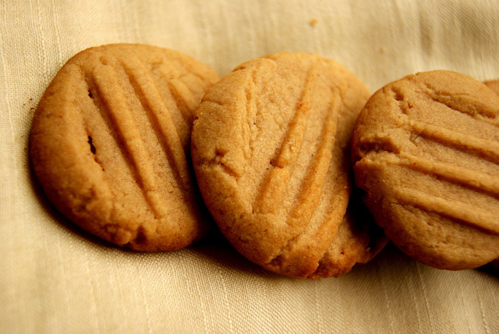 Печенье мазурики. Арахисовое печенье. Каменное печенье. Печенье с арахисовой пастой.