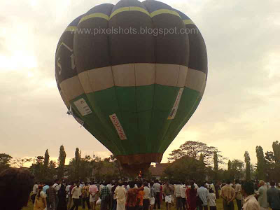 hot air balloon ride for radio fm channel promotion from mananchira park in calicut town kerala