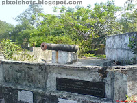 [cannon+at+fort+cochin.jpg]